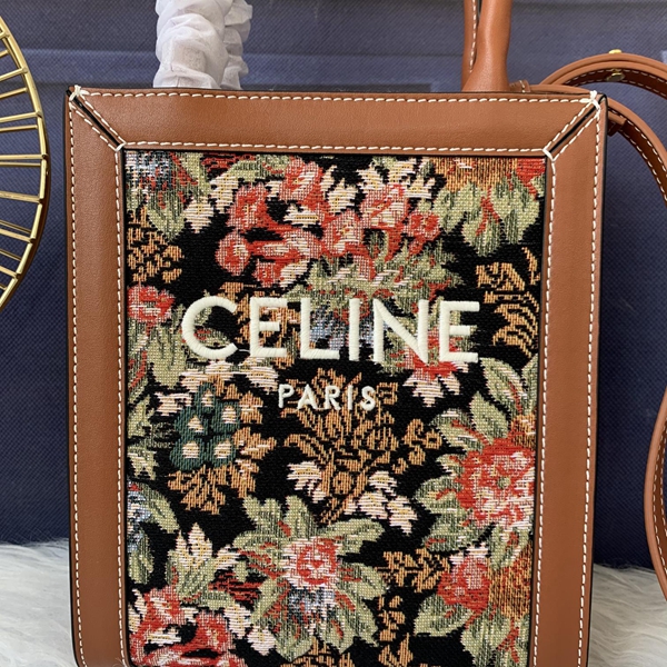 スーパーコピーブランドバッグ側面デザイン